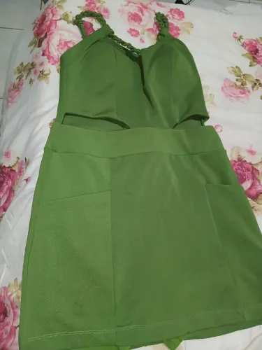 Macaquinho saia verde militar 15$ tam: M