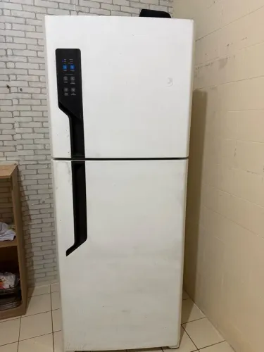 ? Geladeira Frost Free Branca - R$ 1.100 | Parcelo no cartão