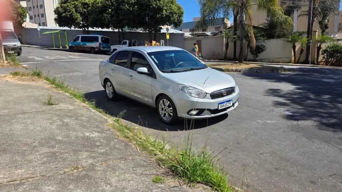 Fiat Grand Siena Attrac. 1.4 EVO F.flex 8V 2014