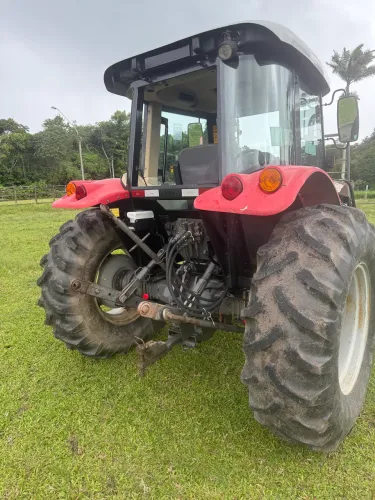 Trator Massey Ferguson 4275 cabinado