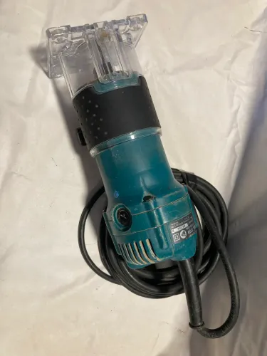 Tupia laminadora Makita