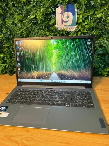 Notebook Lenovo Ideapad 1SIAU7  Processador Intel core i5 - 1235U  8 GB RAM 512 nvme