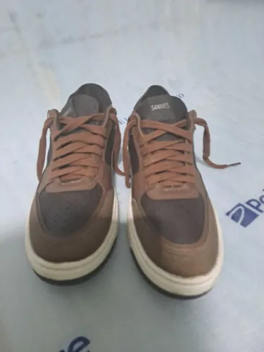 Tenis novo