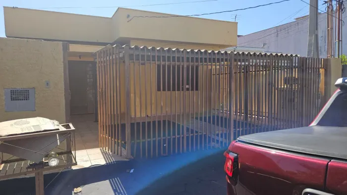 Alugo casa jd parque industrial