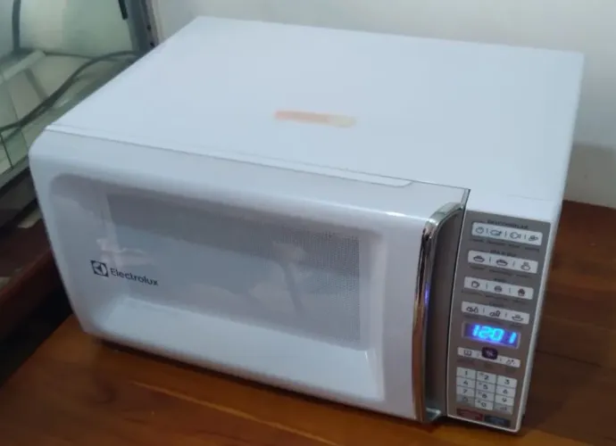 Micro-ondas Electrolux MEO 44