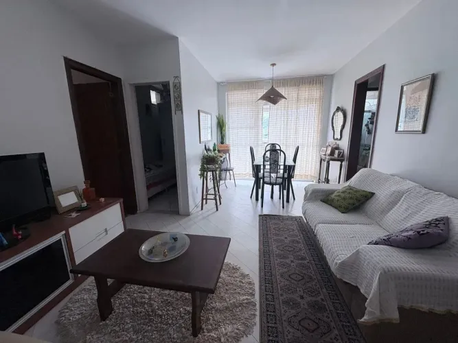 EXCELENTE SALA E QUARTO.