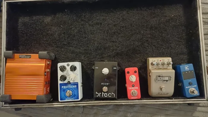 Pedais de guitarra BARATOSSS a partir de R$100,00