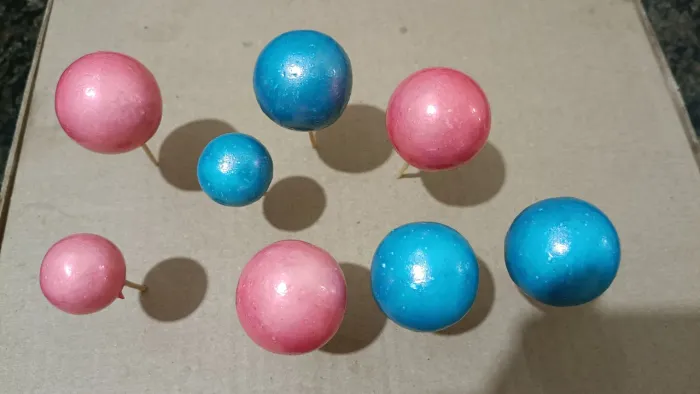 Bolinhas isopor coberta com gelatina para bolo