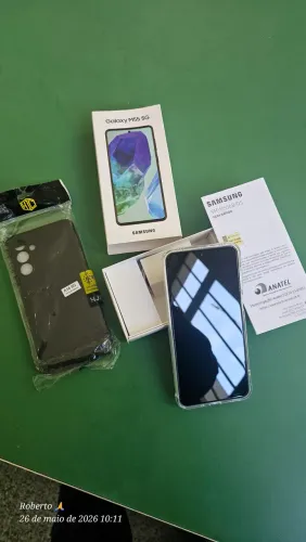 Celular Samsung Galaxy M55 5g 256gb 8 de memória ram está com defeito de rede só Wi-Fi 