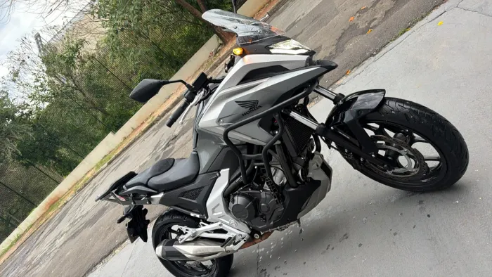 Moto nova  2025 Nc750x zera sem nenhum detalhe 