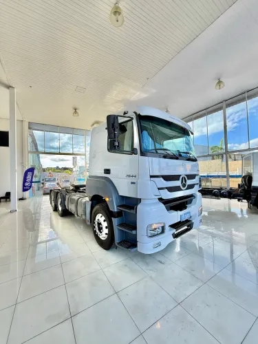 MB 2644 AXXOR CABINE ESTENDIDA LEITO 2013 ( SOMOS LOJA )