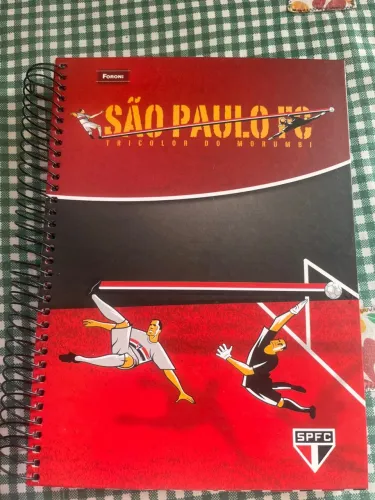 Vende-se caderno
