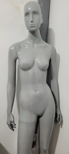MANEQUIM FEMININO 