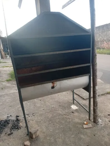 Vendo churrasqueira