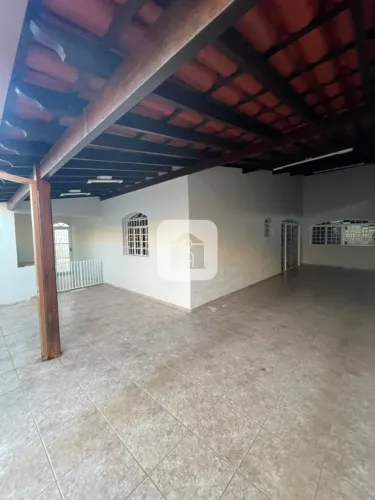 Casa para locação no bairro Tabajaras