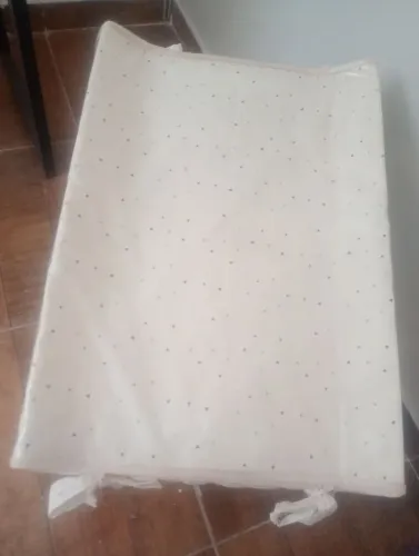 Trocador anatômico para bebê