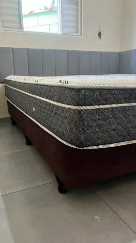 Cama king (colchão + base)