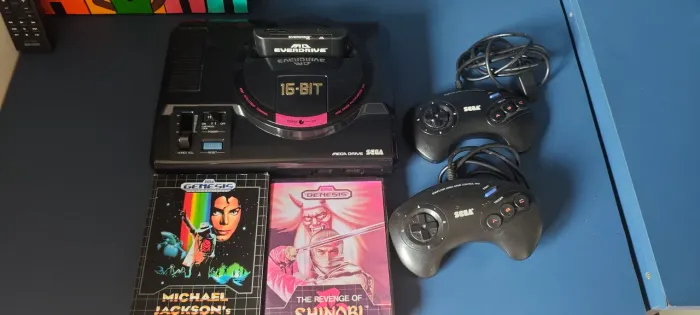 Mega Drive Sega Genesis + 2 Controles + EverDrive + Jogos - Completo!