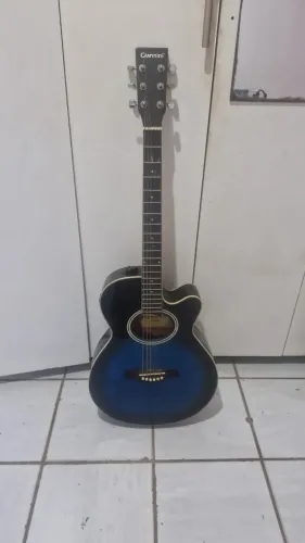 Violão em bom estado da marca  Giannini elétrico. 