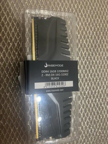 4 pentes de Memórias ram 16 gb risemode 3200 ddr4