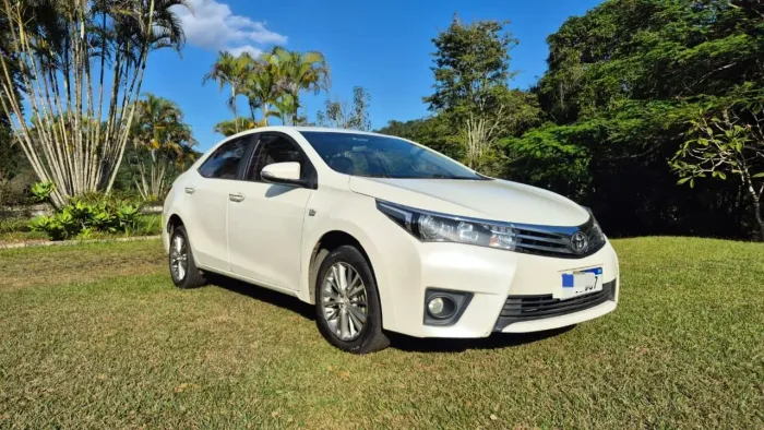 Toyota Corolla Altis 2.0 Flex 16V Aut. 2015