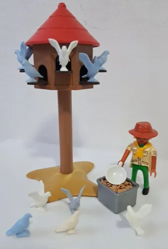 Playmobil Casinha dos Pombos com Acessórios e Figura