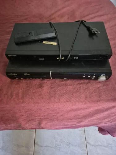 Vendo 2 DVD valor RS 50 cada