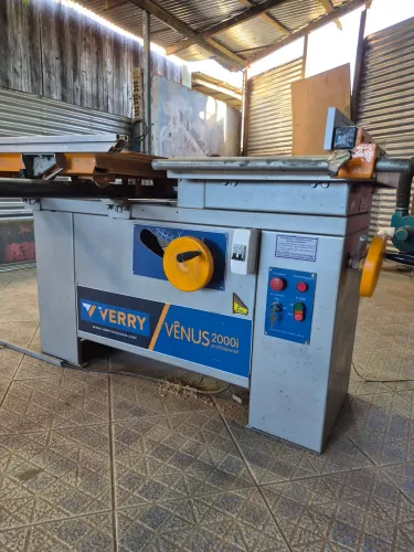 Esquadrejadeira +Exaustor 220v