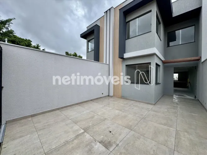 Casa geminada 3 quartos com suíte e quintal 160m²; Jardim Atlântico
