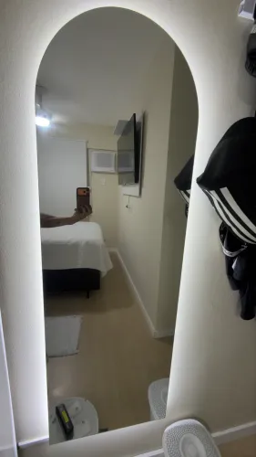 Vendo espelho corpo inteiro 1,50x 0,50cm com LED