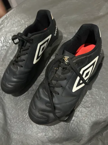 Chuteira Umbro Campo número 36