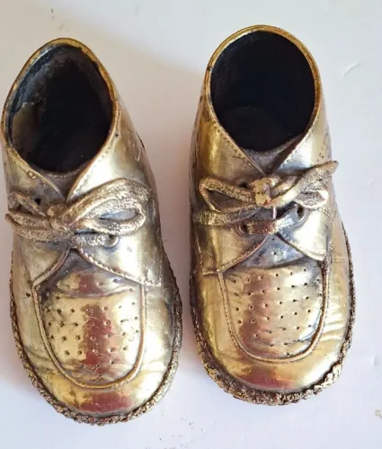 sapatinho decorativo infantil vintage banhado bronze
