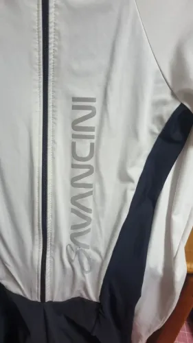 Macaquinho Savancini M, usado 1x, forro espuma