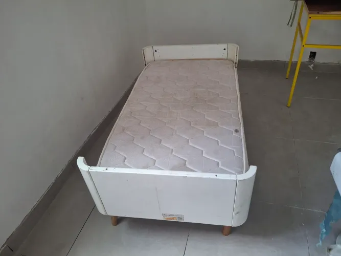 Vende se berço com colchão