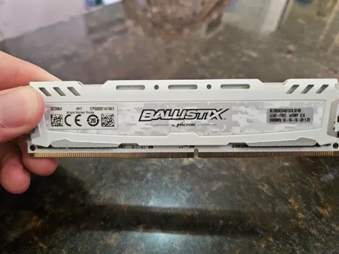 Memoria Ram 8bg Ballistix 2400mhcz, branca, cl16, branca