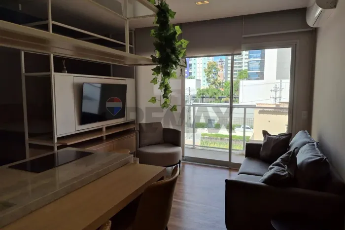 RE/MAX Aluga apartamento moderno no Cambuí, totalmente mobiliado, por R$ 4.000,00 mensais