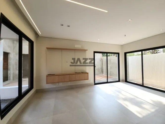 Casa / Sobrado em Condomínio em Chácara Primavera