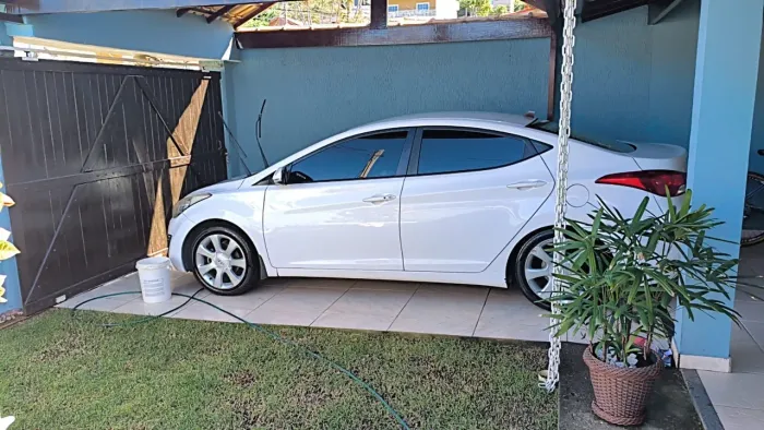 Hyundai Elantra GLS 1.8 16V Aut. 2013
