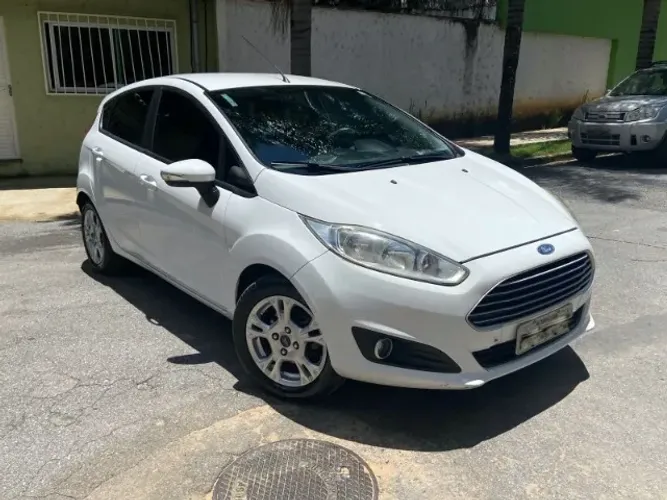 Ford Fiesta 1.6 16V Flex Mec. 5P 2015
