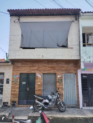 CASA DE 1º ANDAR À VENDA - EXCELENTE OPORTUNIDADE!