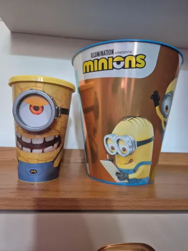 Balde minion e copo