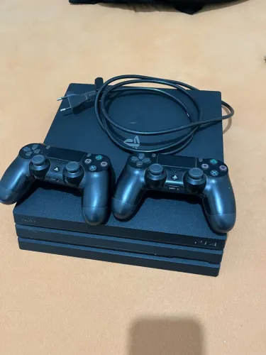 PS4 Pro 1TB + 2 Controles Originais Sony ? Excelente Estado