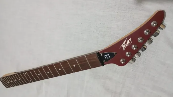 Braço Guitarra Peavey com tarraxas 24 trastes feito de Maple e Rosewood, EXCELENTE