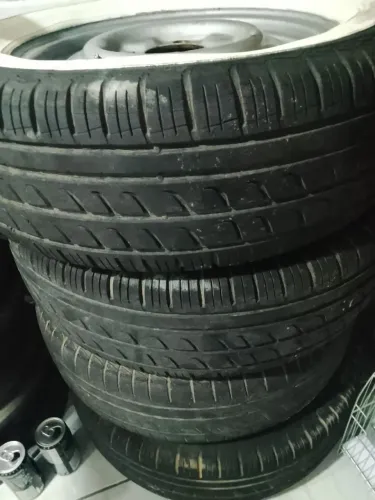 Rodas e pneu do jeito que ta na foto