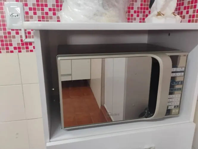 Microondas  espelhado 20 litros