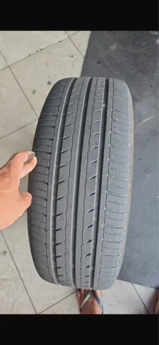 Pneu 215/55R17 Yokohama