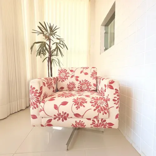 Poltrona giratória estampada