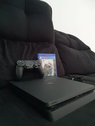 PS4 Slim 500 GB - Otimo estado