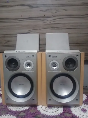 PAR DE CAIXAS PHILIPS MODELO FWC 870