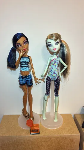 Lote Monster High Dead Tired